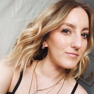 Meet your Posher, Alissa